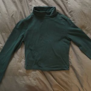GREEN LONG SLEEVE CROP TOP